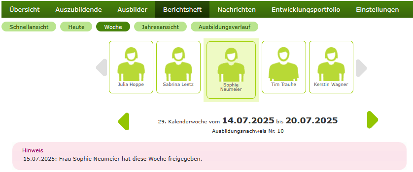 Betriebliche Ausbilder - Azubi im Berichtsheft auswählen_de.png